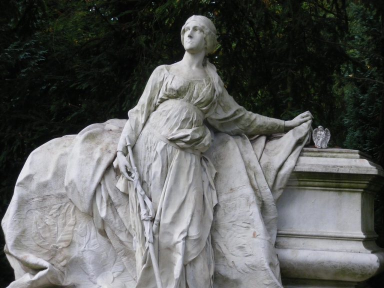 Statue_cimetiere